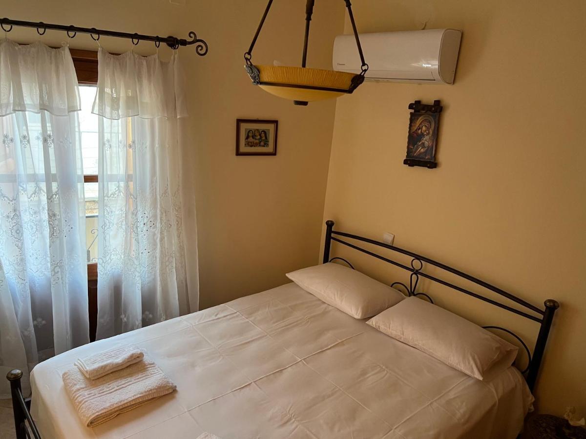 Pyrgos Apartman Pirjí Kültér fotó